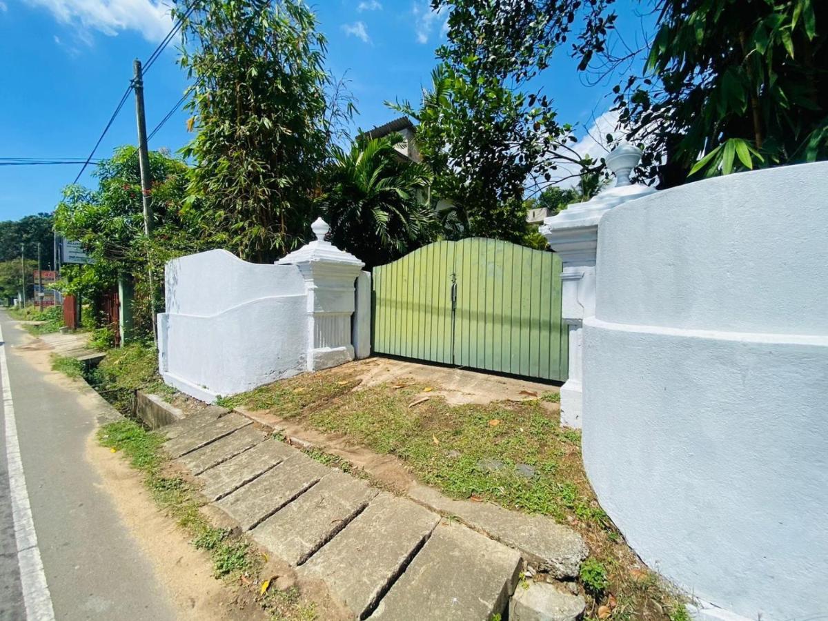 Colonial Bungalow Tangalle Exterior photo