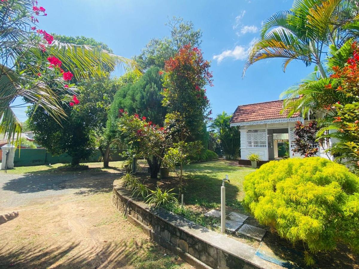 Colonial Bungalow Tangalle Exterior photo